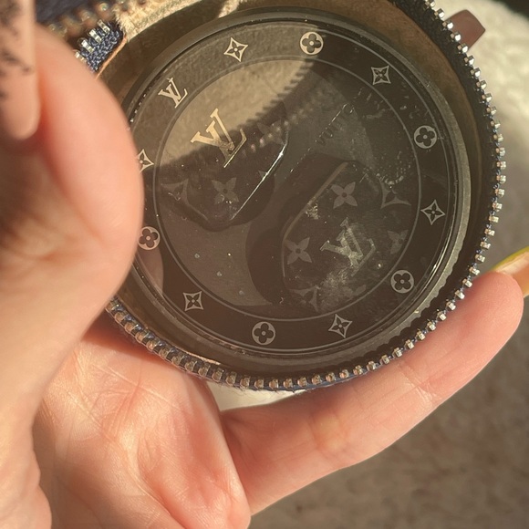 Louis Vuitton Horizon Headphones - Picture 4 of 4